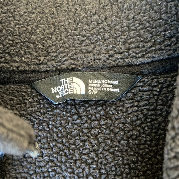 North face men’s small full length zipper layer sweater with inside pockets - Picture 5 of 7